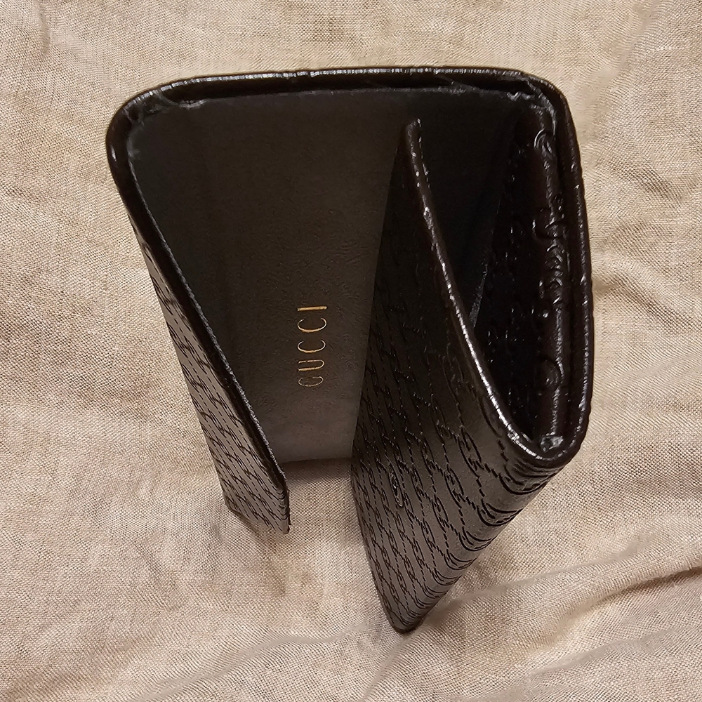 Authentic Gucci Brown Embossed GG Trifold Sunglasses Case NWOT - Picture 8 of 11